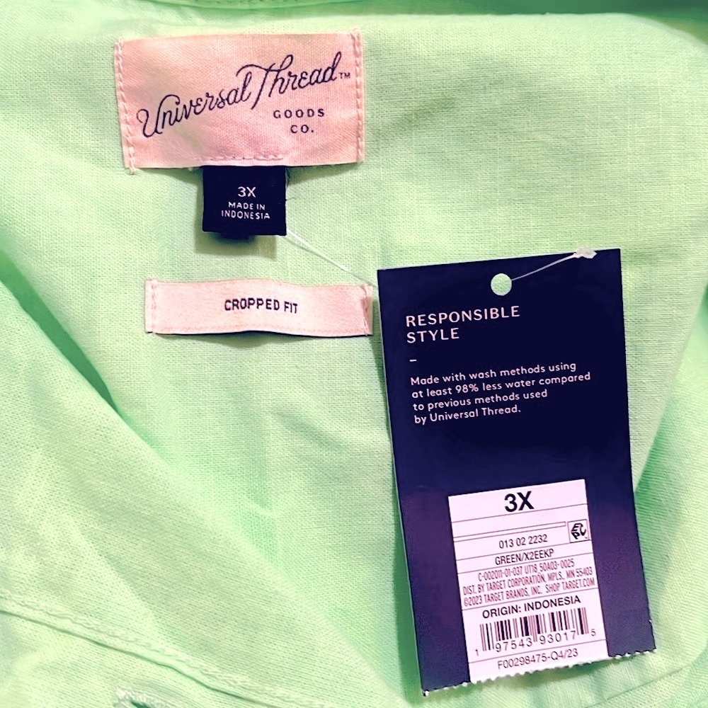 Universal Thread Light Green Cropped Fit Shirt NWT - image 4